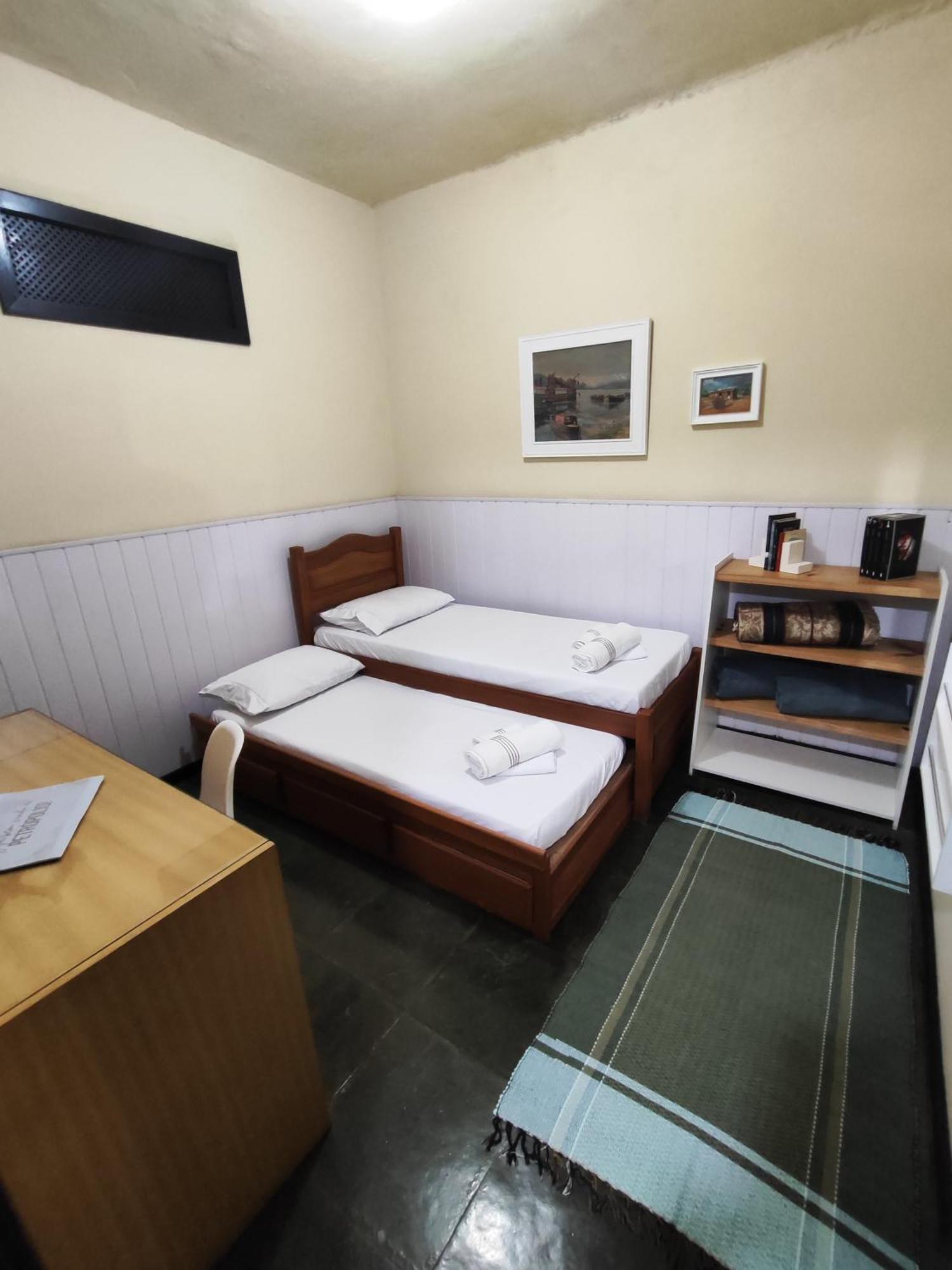Apartamento No Bairro Quitandinha - Petropolis Rj Стая снимка